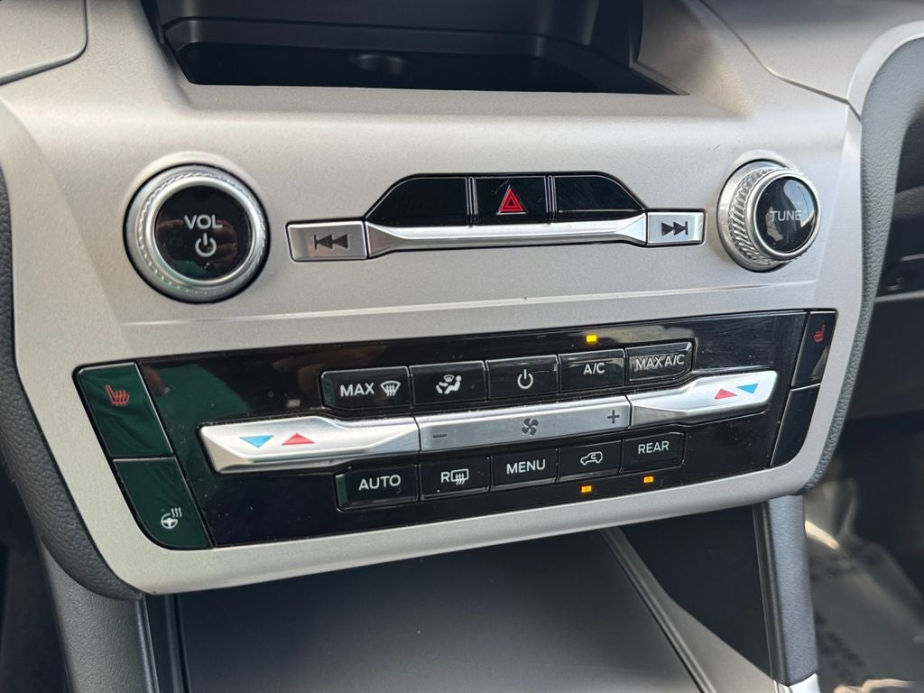 2023 Ford Explorer XLT 202 Group