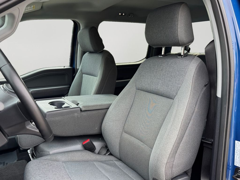 2025 Ford F-150 XLT 5.0 L V8