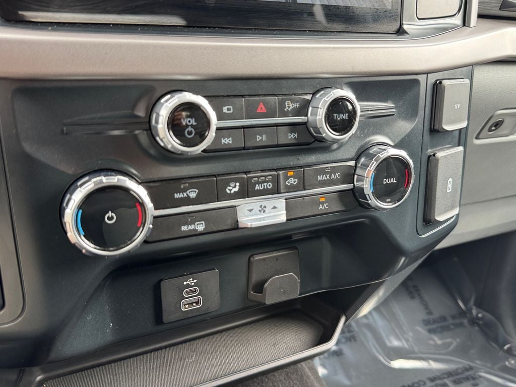 2025 Ford F-150 XLT 5.0 L V8