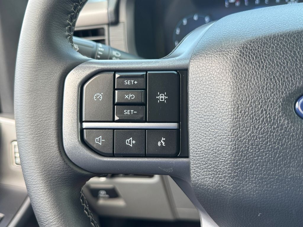 2025 Ford F-150 XLT 5.0L V8