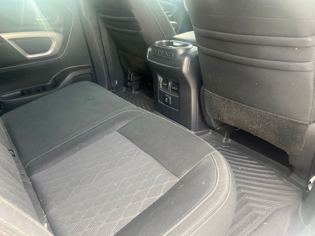 2017 Nissan Titan SV