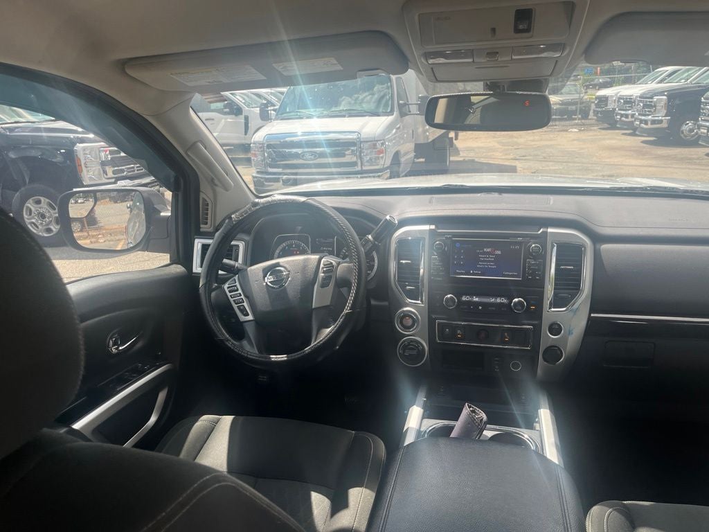 2017 Nissan Titan SV