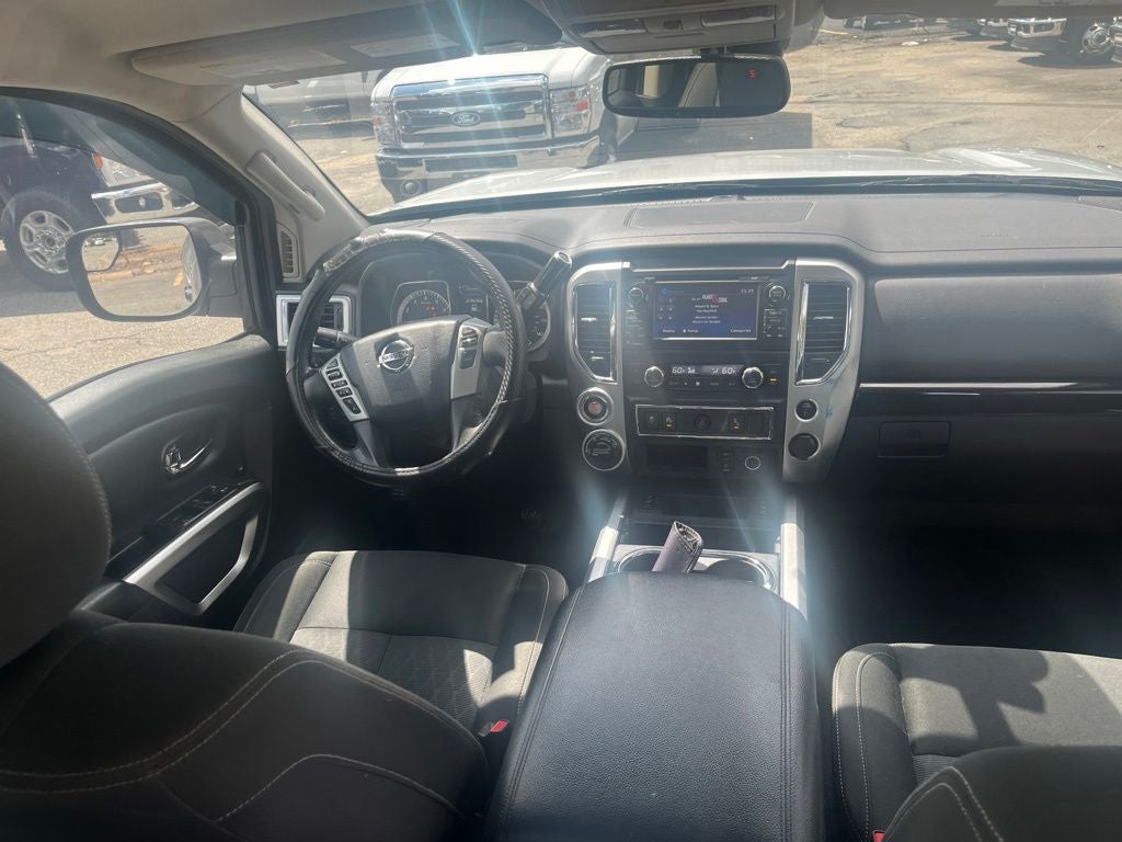 2017 Nissan Titan SV