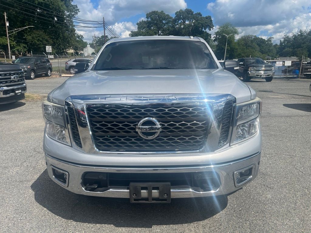 2017 Nissan Titan SV