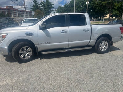 2017 Nissan Titan SV