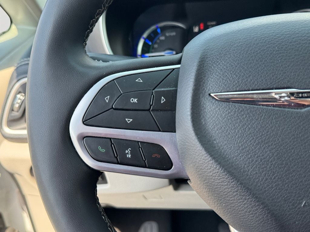 2023 Chrysler Pacifica Hybrid Touring L