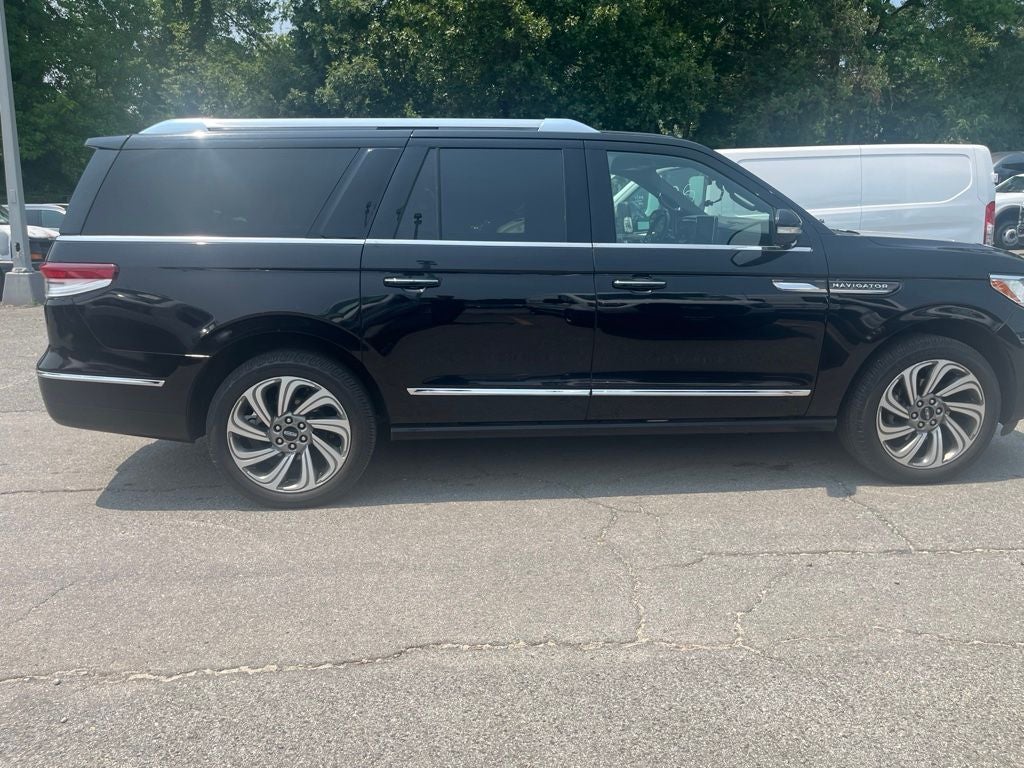 2023 Lincoln Navigator L Reserve