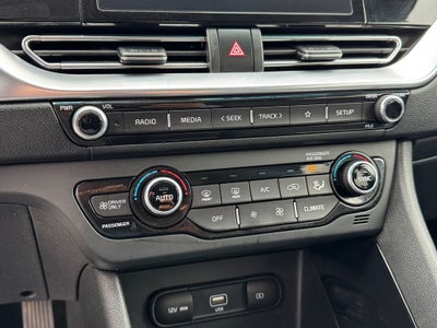 2022 Kia Niro LXS