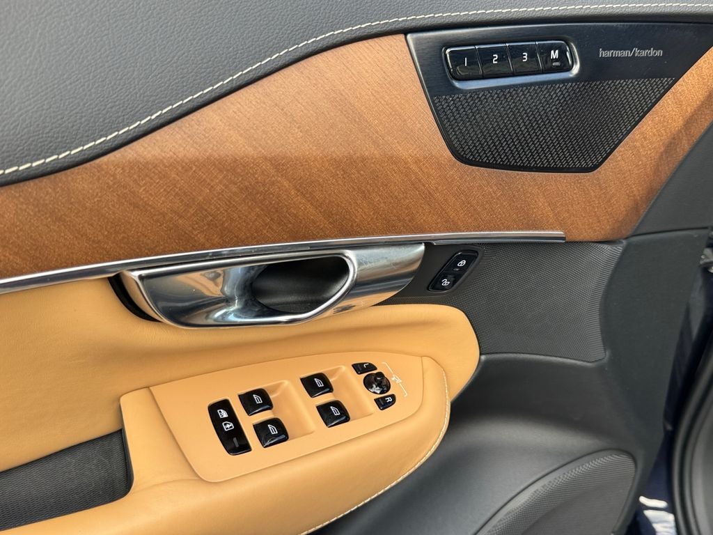 2019 Volvo XC90 T6 Inscription